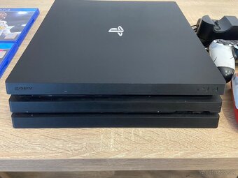Predám PS 4 pro - 2