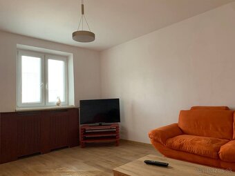 Dvojpodlažný dom v Ľuboticiach – ideálny domov aj investícia - 2