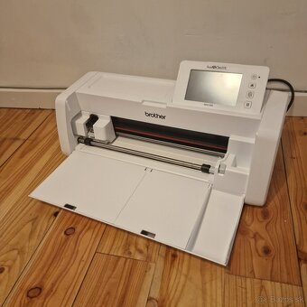 Rezaci a kresliaci plotter Brother ScanNCut SDX1250 - 2