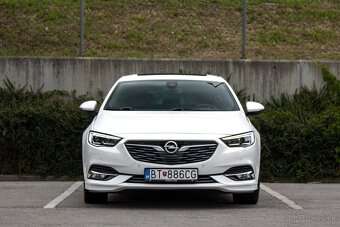 Opel Insignia 2.0 Turbo Innovation 4x4 AT8 - 2