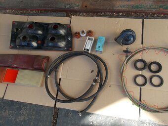 Predam pre skodovky nadrz kapaliny zad svetla ovzd ventil - 2