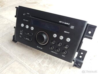 Originálne rádio Suzuki - 2