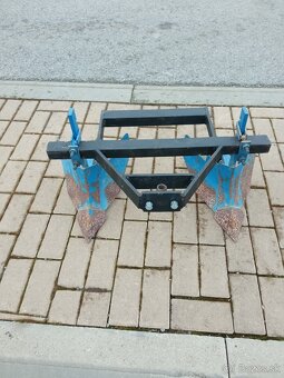 Dvojriadkovač Agzat, tera vari - 2