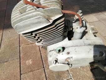 Predam motor CZ 175 typ 477. - 2
