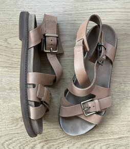 Kožené sandále Clarks - 2