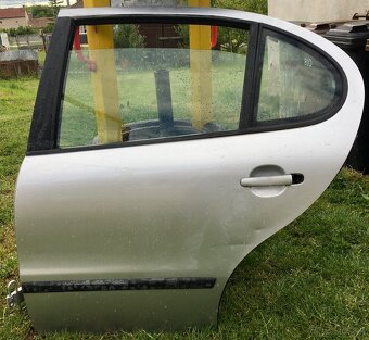 Dvere Seat leon strieborná metaliza - 2