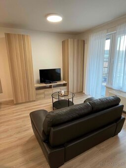 Prenájom 1,5i byt + parking,Bratislava-Bory, 675 €/mesiac - 2