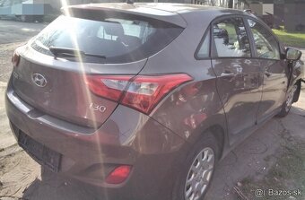 Hyundai i30 1.6 CRDI 2012 predám MOTOR D4FB, DVERE, PREVODOV - 2