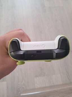 Microsoft Ovladač na Xbox One/series - 2