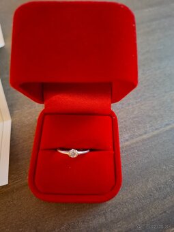 Zásnubný prsteň z bieleho zlata s certifikovaným diamantom - 2