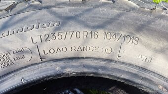BF Goodrich 235/70 r16 T/A - 2