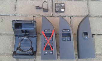 Stropné svetlá,mikrofón,ovládače,nápojak-Volkswagen Group - 2