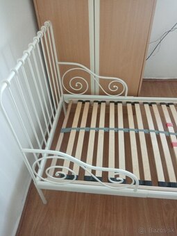 Biela kovová posteľ - 2