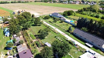 Na predaj stavebný pozemok v Bezenye - 2