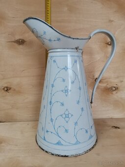 Smaltovaný čajník a konva. - 2