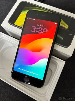 iPhone SE 2020 64GB black - 100% batéria - 2