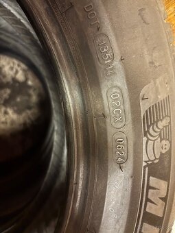 225/60R18 - 2