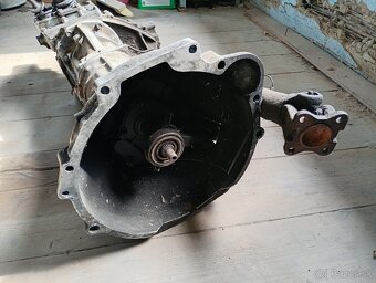 Predám prevodovku Pajero 1 2.5 TD - 2
