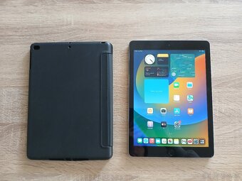 9,7" tablet iPad 5 generácie 32GB TOP stav - 2