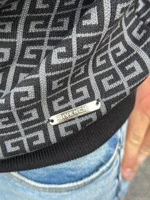Luxusný svetrik Givenchy čierno sivý - 2