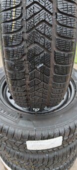 Plechové disky VW 5x112 a zimné Pirelli Scorpion 215/65 R17 - 2