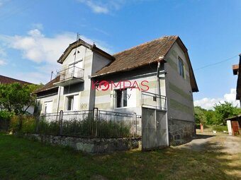 NA PREDAJ DVA DOMY S DVOROM A VEĽKÝM POZEMKOM LOKALITA - KR - 2