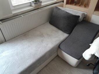 Sedacia suprava v tváre U - 2