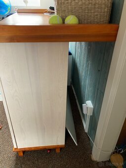 Prebalovacia komoda a detska postielka - 2