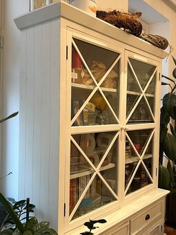 Skrine a vitríny - 2