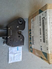 IVECO STRALIS zámok kabíny 504088023 - 2