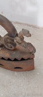 Starožitné kovové žehličky - 2