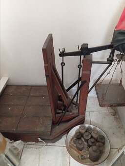 Predám starožitnú váhu - 2