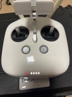 Ovládač k dronu DJI Phantom 4 Pro - 2