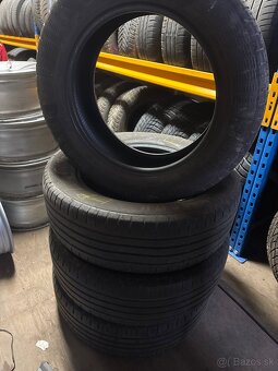 215/60R17 Continental - 2