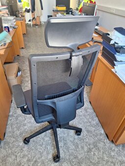 Kancelarska stolicka otocna - 2