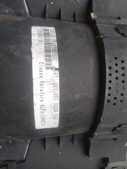 Alfa Romeo 147 pred Fl budíky - 2