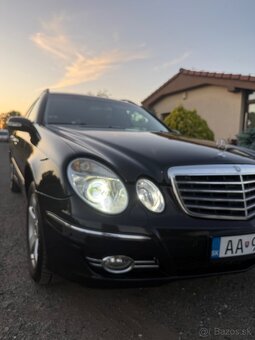Mercedes Benz E320 - 2