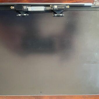 Original displej z macbook pro a2338 chybny flex - 2