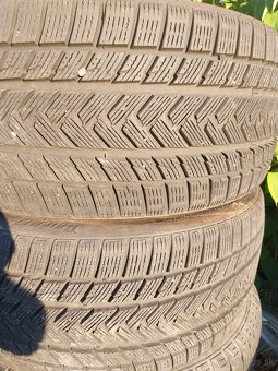 245/35R20 - 2