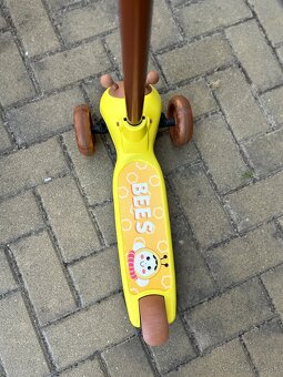 Detská kolobežka Scooter bees - 2