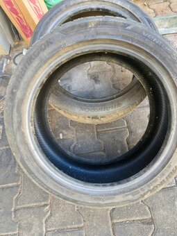 225/45 R17 - 2