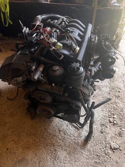 Motor bmw M52b25 - 2