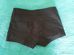 HM čierne krátke nohavice - 2