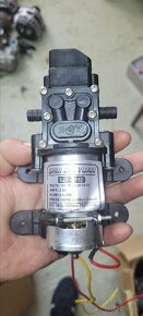 Postrekovacie čerpadlo 12V pomocné vodné čerpadlo DC 70W
- 2