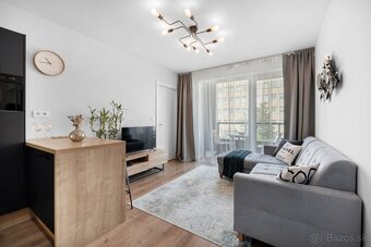 NA PRENÁJOM; Fenomenálny 2,5-izbový apartmán s garážovým stá - 2