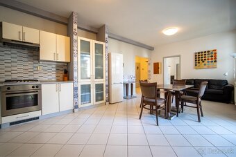 PRENÁJOM 4 izbový byt 120 m2 - Mikulášska, Staré Mesto, BA - 2