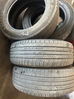 225/60R18 - 2