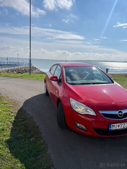 Opel Astra 2010 - 2