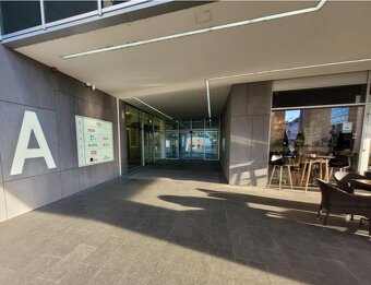 Administratívne priestory v blízkosti Prezidentského paláca, - 2