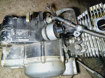 600cc Motor z Cagiva W16 1995 + Nahradne Diely - 2